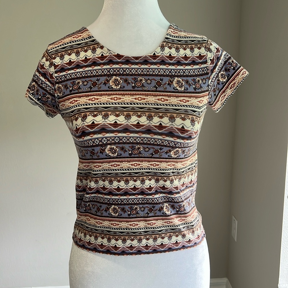 Forever 21 girls short sleeve crop top